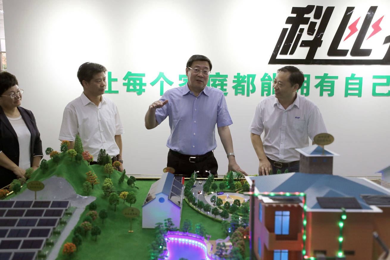 杜书记调研科比特.jpg 杜书记调研科比特.jpg