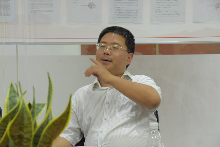 KBT_2203.jpg KBT_2203.jpg